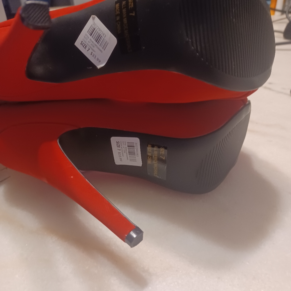 Red heels - Picture 4 of 9